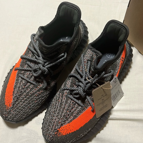 New with tags Yeezy 350 V2